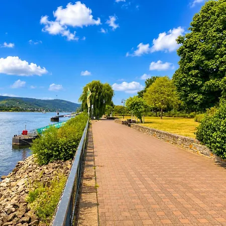Zum Rheinberg Marksburg Panorama