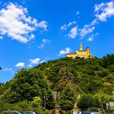 Zum Rheinberg Marksburg Panorama Braubach
